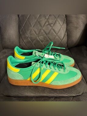 NEW Adidas Handball Spezial Green Suede Yellow Accent Gum Bottoms JH5444 Men 9.5